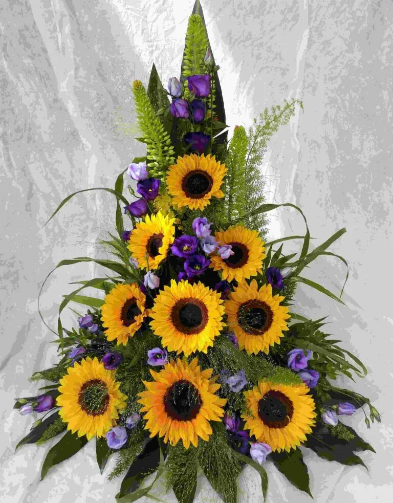 Trauergebinde Nr. 1 mit Sonnenblumen, nur in den Sommermonaten